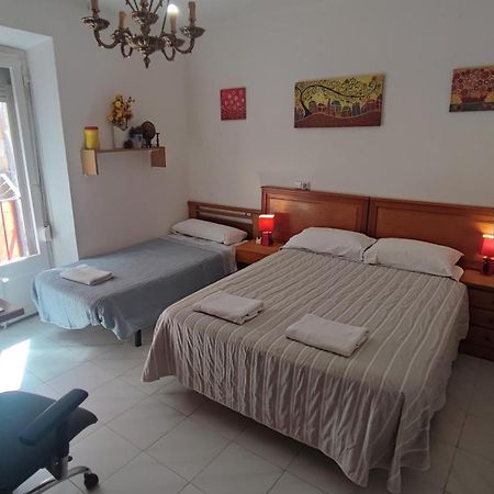 Apartment & Rooms Constanti Екстер'єр фото